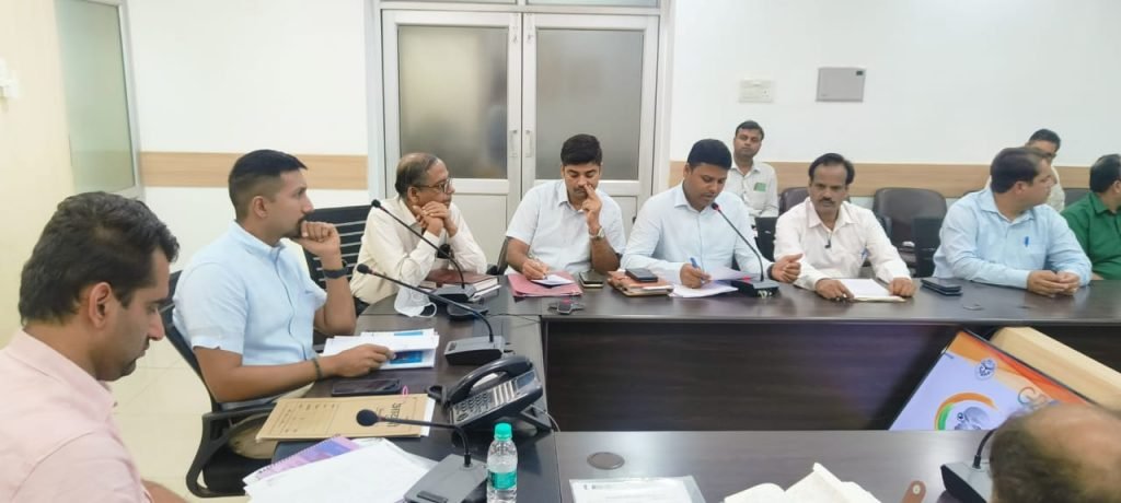 कानपुर नगर27सितम्बर23*डीएम की अध्यक्षता में चल रही विभिन्न विकास कार्याें की समीक्षा बैंठक सम्पन्न हुई।