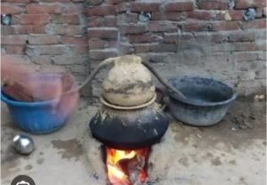 रायबरेली15सितम्बर23* गांवों में कुटीर उद्योग की भांति धधक रही शराब की भट्ठिया जिम्मेदार मौन