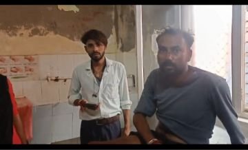 मथुरा16सितम्बर23*जमुना पार चौकी के सामनेहोंडा सिटी कर से मोटरसाइकिल सवार दंपत्ति को टक्कर मारकर किया घायल ,