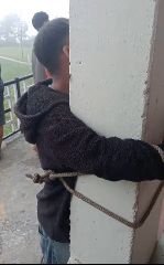 देहरादून16सितम्बर23*बीती रात यूटिलिटी गाड़ी का इंजन खोलते हुए रंगे हाथ पकड़ा।