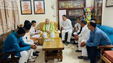 मथूरा17सितम्बर23**उत्तर प्रदेश सरकार के गन्ना मंत्री श्री लक्ष्मी नारायण चौधरी जी से गन्ना किसानों कि समस्याओं के सम्बन्ध में चर्चा की मथूरा17सितम्बर23**उत्तर प्रदेश सरकार के गन्ना मंत्री श्री लक्ष्मी नारायण चौधरी जी से गन्ना किसानों कि समस्याओं के सम्बन्ध में चर्चा की