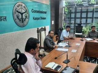 कानपुर नगर19सितम्बर23*मण्डलायुक्त सभागार में सिटी डेवलपमेंट प्लान पर कार्य कर रही कन्सल्टेन्ट की टीम द्वारा प्रेजेंटेशन दिया गया।