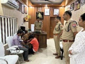 मुजफ्फरनगर19सितम्बर23*जो बेटा सपने में आकर माँ को जिंदा होने का अहसास कराता था आज तेहरा साल बाद मुज़फ्फरनगर जेल में सकुशल मिला* !!