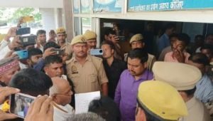 कौशाम्बी19सितम्बर23*तिहरे हत्याकांड के पीड़ितों को न्याय दिलाने के लिए समाजसेवियो ने राज्यपाल को सौंपा ज्ञापन।*