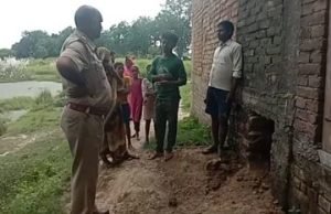 कौशाम्बी23सितम्बर23*दीवार में सेंध कर जेवर लगदी उठा ले गए चोर*