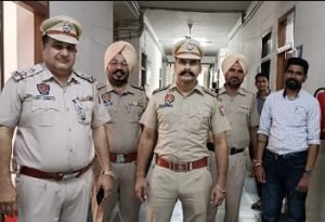 पंजाब 25 सितम्बर 2023* नगर थाना अबोहर के प्रभारी सुनील कुमार ने अपनी टीम के साथ कोर्ट में सिक्योरिटी का निरीक्षण किया।