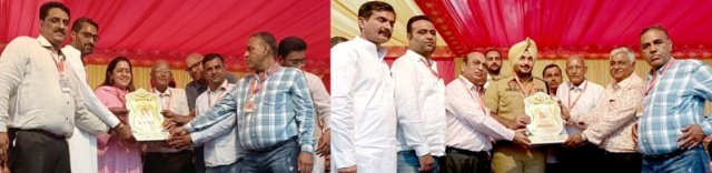 पंजाब 25 अक्टूबर 2023* डीसी सेनू दुग्गल व एसएसपी मनजीत सिंह ढेसी व को अबोहर दशहरा कमेटी ने सम्मानित किया