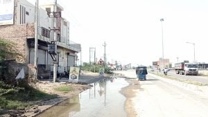 पंजाब 27 अक्टूबर 2023* आलमगढ़ चौक पर पानी जमा होने से लोग परेशान