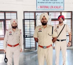 पंजाब 27 अक्टूबर 2023* डीएसपी अरूण मुंडन ने कोर्ट कम्पलैक्स में लिया सिक्योरिटी का जायजा
