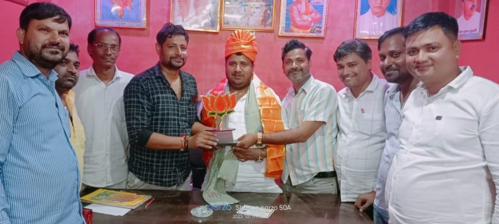 कानपुर नगर11अक्टूबर23*मंडल कार्यालय पर नव मनोनित जिलाध्यक्ष दिनेश कुशवाहा जी का आगमन हुआ, कानपुर नगर11अक्टूबर23*मंडल कार्यालय पर नव मनोनित जिलाध्यक्ष दिनेश कुशवाहा जी का आगमन हुआ,