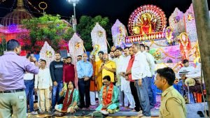 कानपुर19अक्टूबर23*मिश्रिख सांसद अशोक कुमार रावत आज सखरेज आंटी गांव के मां शंखुला मंदिर प्रांगरण में पहुंचकर मां का आशीर्वाद लिया है