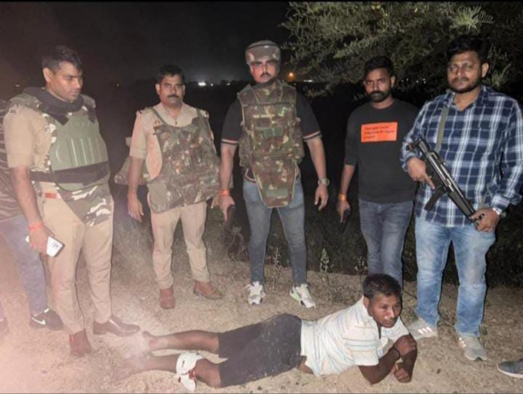 कौशाम्बी21अक्टूबर23*7 वर्षीय बच्ची से दुष्कर्म के आरोपी को पुलिस ने मुठभेड़ में मारी गोली*