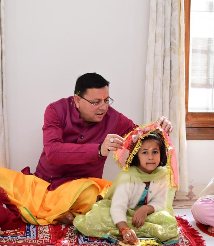 देहरादून23अक्टूबर23*मुख्यमंत्री पुष्कर सिंह धामी ने हवन-पूजन किया*