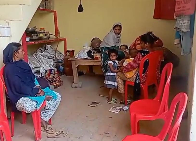 बहराइच24अक्टूबर23*नानपारा*पत्नी को मार कर पति ने लगाई फांसी*