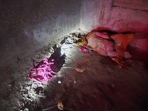 कानपुर26अक्टूबर23* बर्रा 2 केस्को कूड़ा घर के सामने निर्वस्त्र पड़ी महिला*