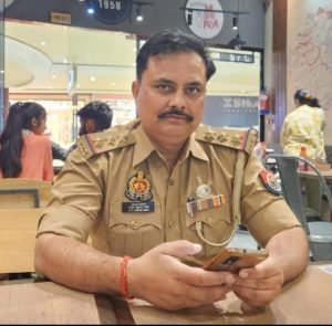 कानपुर27अक्टूबर23*अपराधियों के मस्तिष्क में खौफ पैदा करने वाले और सफेद पोसो की दलीलों को ना मानने वाले बिठूर थाना प्रभारी का किया गया ट्रांसफर