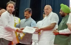 वाराणसी27अक्टूबर23*कृषक उत्पादक संगठन टिकरी वाराणसी के अध्यक्ष इंजीनियर अमित सिंह को मिला सर्वोत्कृष्ट सम्मान*