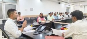 कानपुर नगर07अक्टूबर23*डीएम ने लम्बित प्रकरणों एवम उनके निस्तारण की स्थिति के सम्बंध में समीक्षा बैठक की।