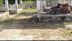 औरैया07अक्टूबर23*फफूंद नगर पंचायत के अंतर्गत बाबरपुर मार्ग पर बना सार्वजनिक अंतर्ष्ट्री स्थल बना कूड़ा घर*