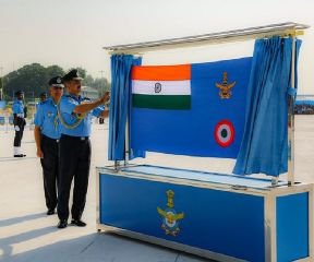 प्रयागराज08अक्टूबर23*वायु सेना दिवस पर एयर शो का आयोजन;वायुसेना को मिला नया झंडा* प्रयागराज08अक्टूबर23*वायु सेना दिवस पर एयर शो का आयोजन;वायुसेना को मिला नया झंडा*