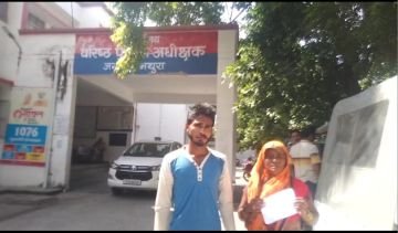 मथुरा08अक्टूबर23*पड़ोसी बबलू एवं गोला और उसके साथी जोगिंदर द्वारा दी जा रही जान से मारने की धमकी मथुरा08अक्टूबर23*पड़ोसी बबलू एवं गोला और उसके साथी जोगिंदर द्वारा दी जा रही जान से मारने की धमकी