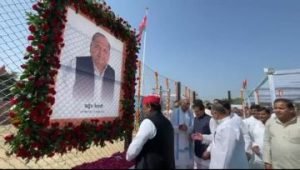 सैफई10अक्टूबर23*सपा अध्यक्ष अखिलेश यादव ने श्रद्धेय नेताजी के समाधि स्थल पर श्रद्धांजलि दी