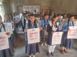 कौशाम्बी10अक्टूबर23*जन शिक्षण संस्थान कौशांबी द्वारा उदय प्रकाश इंटरमीडिएट कॉलेज सिरसी चरवा में कैरी बैग का वितरण किया गया*