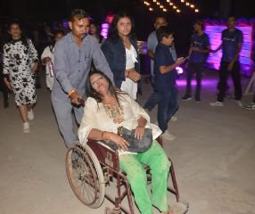 कानपुर12अक्टूबर23*सेठ आनंदराम जयपुरिया स्कूल कैंट में कार्यक्रम के दौरान इंट्री को लेकर मची भगदड़।