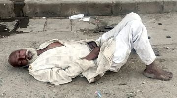 पंजाब 13 अक्टूबर 2023* नशे में धुत्त शराबी ने पूरी रात सडक़ पर गुजारी, राहगीरो के लिए बना तमाशा पंजाब 13 अक्टूबर 2023* नशे में धुत्त शराबी ने पूरी रात सडक़ पर गुजारी, राहगीरो के लिए बना तमाशा