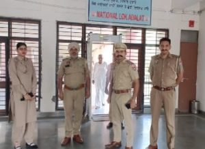 पंजाब 13 अक्टूबर 2023* नगर थाना के प्रभारी सुनील कुमार कोर्ट कम्पलैक्स में सुरक्षा प्रबंधों का जायजा लिया