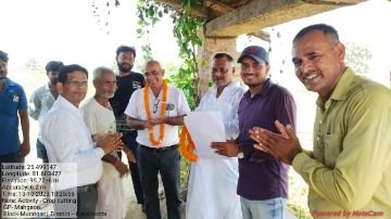 कौशाम्बी13अक्टूबर23*उप कृषि निदेशक एवम सहा0 सांख्यकी अधिकारी पहुंचे धान के खेत में।