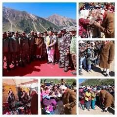 पिथौरागढ़13अक्टूबर23*प्रधानमंत्री नरेंद्र मोदी ने पिथौरागढ़ के गुंजी गांव में स्थानीय लोगों से मिलकर उनसे बातचीत की।