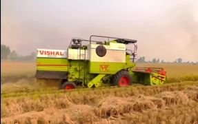 कौशाम्बी15अक्टूबर23*एक तरफ पराली जलाने पर रोक दूसरी तरफ चल रहे हैं हार्वेस्टर मशीन* कौशाम्बी15अक्टूबर23*एक तरफ पराली जलाने पर रोक दूसरी तरफ चल रहे हैं हार्वेस्टर मशीन*