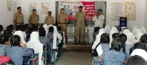 कौशाम्बी16अक्टूबर23*प्रधानाचार्य एवम मिशन शक्ति कार्यक्रम की प्रभारी ने छात्राओं को नारी शक्ति के बारे में जानकारी दी*