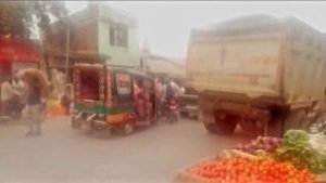 कौशाम्बी16अक्टूबर23*बेनीराम कटरा में जाम से जूझ रही जनता*