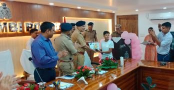 कौशाम्बी17अक्टूबर23*महिलाओं को एडीजी आईजी ने किया सम्मानित* कौशाम्बी17अक्टूबर23*महिलाओं को एडीजी आईजी ने किया सम्मानित*