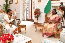 वाराणसी18अक्टूबर23*कुलपति प्रो बिहारी लाल शर्मा ने राष्ट्रपति भवन में महामहिम राष्ट्रपति श्रीमती द्रोपदी मुर्मू जी से शिष्टाचार भेंट की_* वाराणसी18अक्टूबर23*कुलपति प्रो बिहारी लाल शर्मा ने राष्ट्रपति भवन में महामहिम राष्ट्रपति श्रीमती द्रोपदी मुर्मू जी से शिष्टाचार भेंट की_*