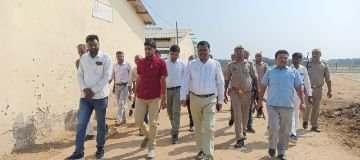 कौशाम्बी19अक्टूबर23*गौ-आश्रय स्थल कादिराबाद का डीएम ने किया निरीक्षण*