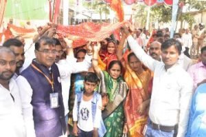 अयोध्या22अक्टूबर23*चुनरी यात्रा में दिखी माता के भक्तों की आस्था तो वहीं गरबा प्रतियोगिता में छात्राओं ने बांधा समां