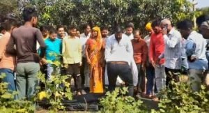 कौशाम्बी23अक्टूबर23*बाइक सवार को ट्रैक्टर ने रौंदा मौत*