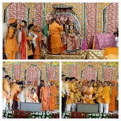 गोरखपुर24अक्टूबर23*गोरक्ष पीठाधीश्वर महंथ/ मुख्यमंत्री योगी आदित्यनाथ रामलीला मैदान पर राम, लखन, सीता, हनुमान को राजतिलक किए।