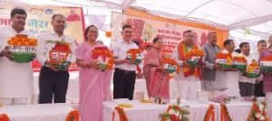 कौशाम्बी26अक्टूबर23*जनपद के नगर निकायों एवं विकास खण्डों से लाये गये अमृत कलश को किया गया एकत्र*