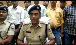 भागलपुर26अक्टूबर23*अंतरराष्ट्रीय कुख्यात अपराधी मोहन ठाकुर को पुलिस ने किया गिरफ्तार।