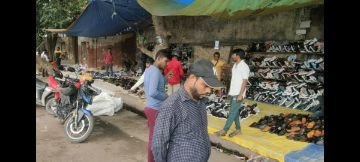 कानपुर नगर26अक्टूबर23*कलेक्टरगंज थाने की चंद कदम की दूरी पर फुटपाथ पर अतिक्रमण