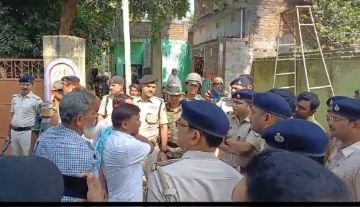 भागलपुर28अक्टूबर23*दो समुदाय में विवाद मारपीट को लेकर पुलिस प्रशासन ने मौके पर पहुँच किया नियंत्रित। भागलपुर28अक्टूबर23*दो समुदाय में विवाद मारपीट को लेकर पुलिस प्रशासन ने मौके पर पहुँच किया नियंत्रित।