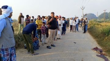 प्रयागराज30अक्टूबर23*खेत जा रहे किसान की लोहे के रॉड से पीट पीटकर हत्या*