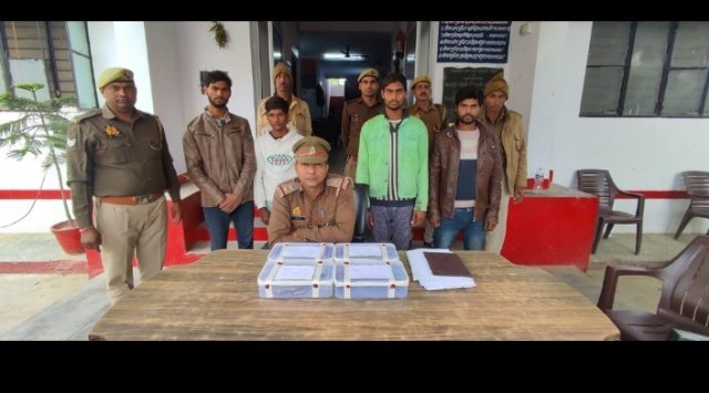 मथुरा 29 नवम्बर 2023* थाना जमुनापार पुलिस द्वारा चैकिंग के दौरान 04 अभियुक्तगणों को मय अवैध तमंचा व कारतूसों के किया गिरफ्तार, भेजा जेल।