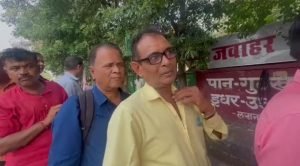 लखनऊ01नवम्बर23*जवाहर भवन के सामने सस्ते प्याज की वैन लगी!