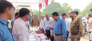 कौशाम्बी10नवम्बर23*अष्टम आयुर्वेद दिवस पर भगवान धनवन्तरि के चित्र पर माल्यार्पण एवं दीप प्रज्ज्वलित*