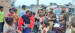 हरदोई11नवम्बर23*तहसील सवायजपुर के पुलिस अंकल की मिठाई ने दो-गुनी कर दी खुशियां: